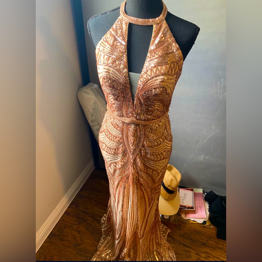 Camille La Vie rose Gold dress